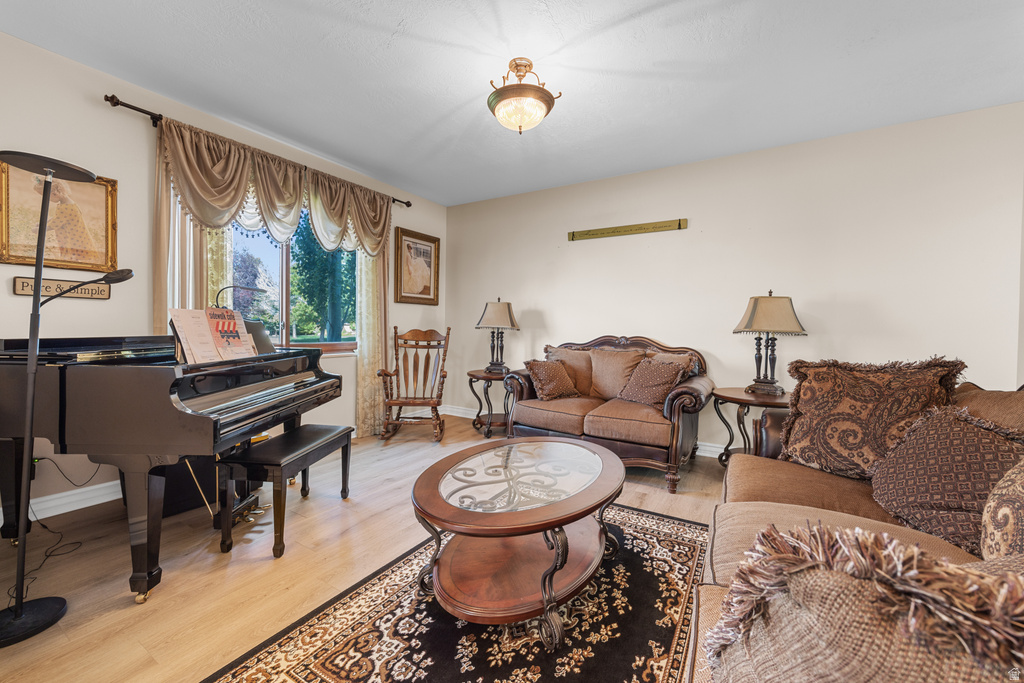 6 N SHADY LN Salem, UT 84653