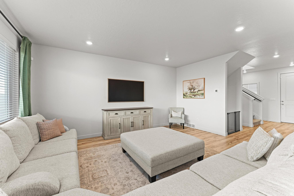 966 W RUDDY CLOVER LN Saratoga Springs, UT 84045