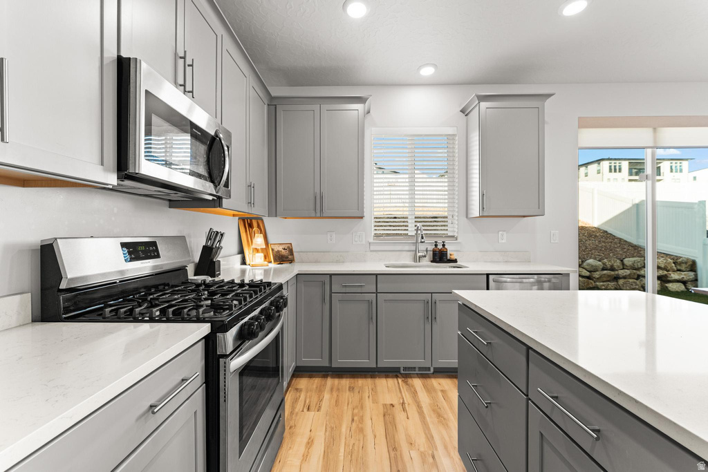 966 W RUDDY CLOVER LN Saratoga Springs, UT 84045