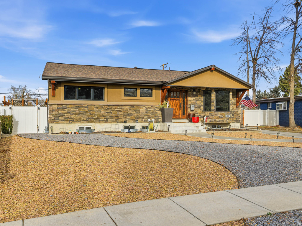 2117 E ROLLING KNOLLS WAY Cottonwood Heights, UT 84121