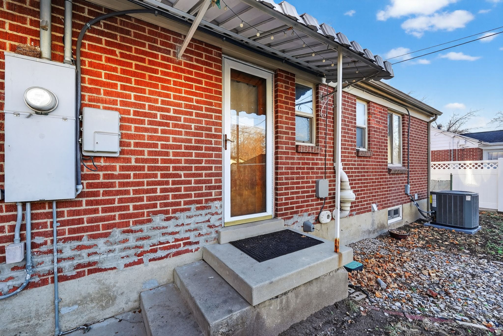 1525 E GREGSON AVE Millcreek, UT 84106