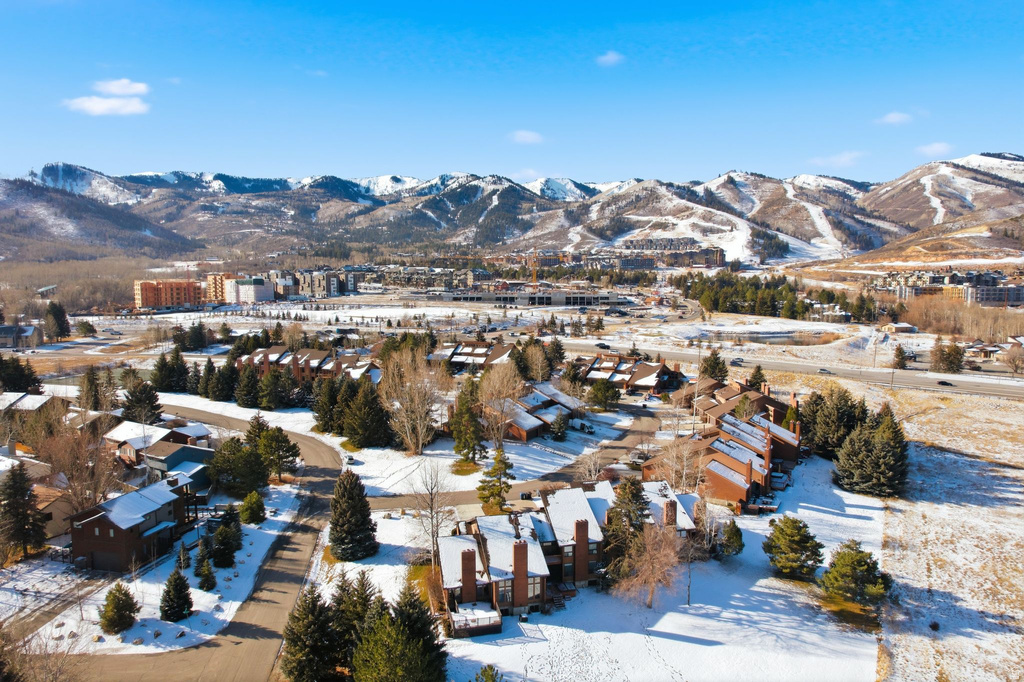1638 W VILLAGE ROUND DR Park City, UT 84098