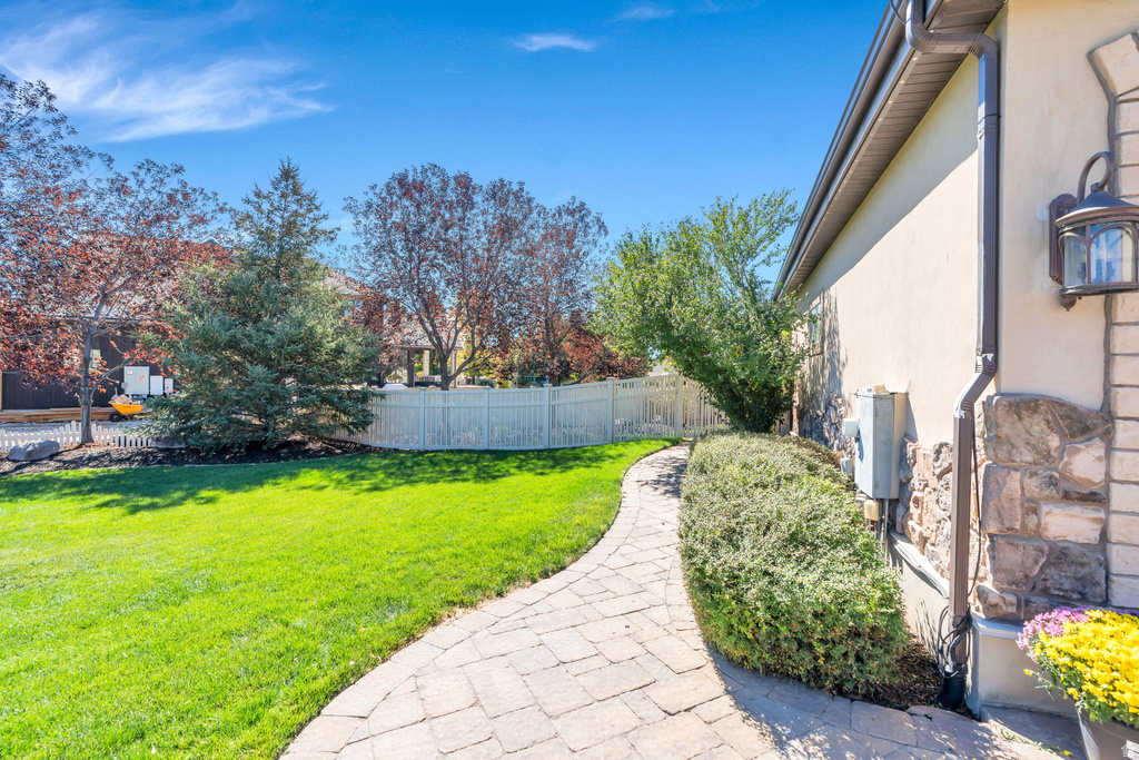 10365 N 6960 W Highland, UT 84003