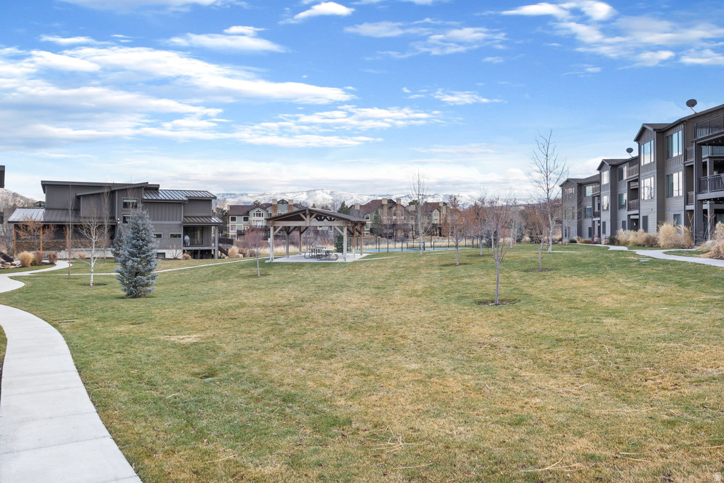 832 S EDGEWATER CT #4 Huntsville, UT 84317