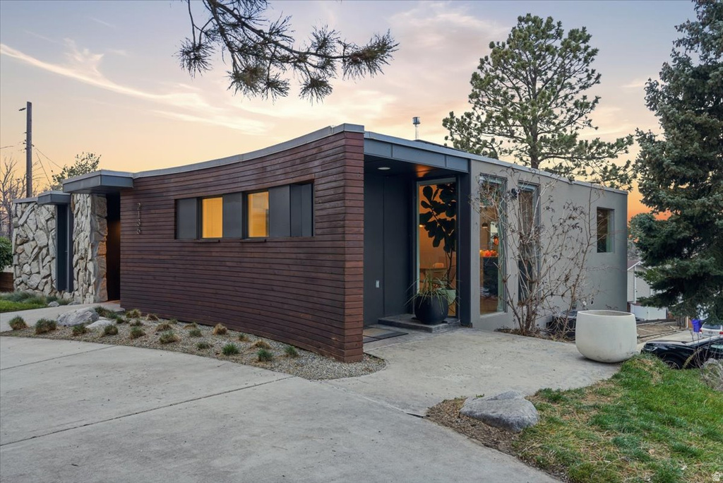 2136 ELAINE DR Bountiful, UT 84010