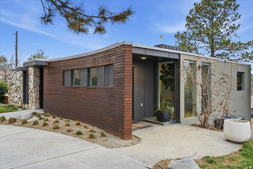 2136 ELAINE DR Bountiful, UT 84010