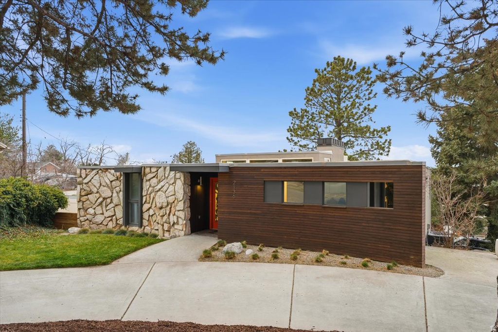 2136 ELAINE DR Bountiful, UT 84010