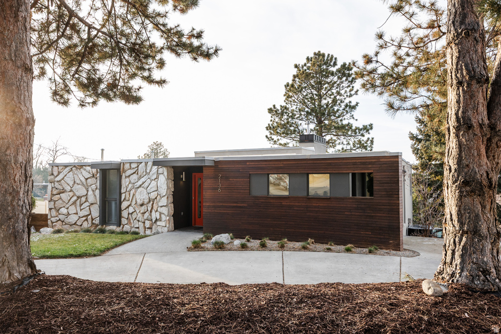 2136 S ELAINE DR Bountiful, UT 84010