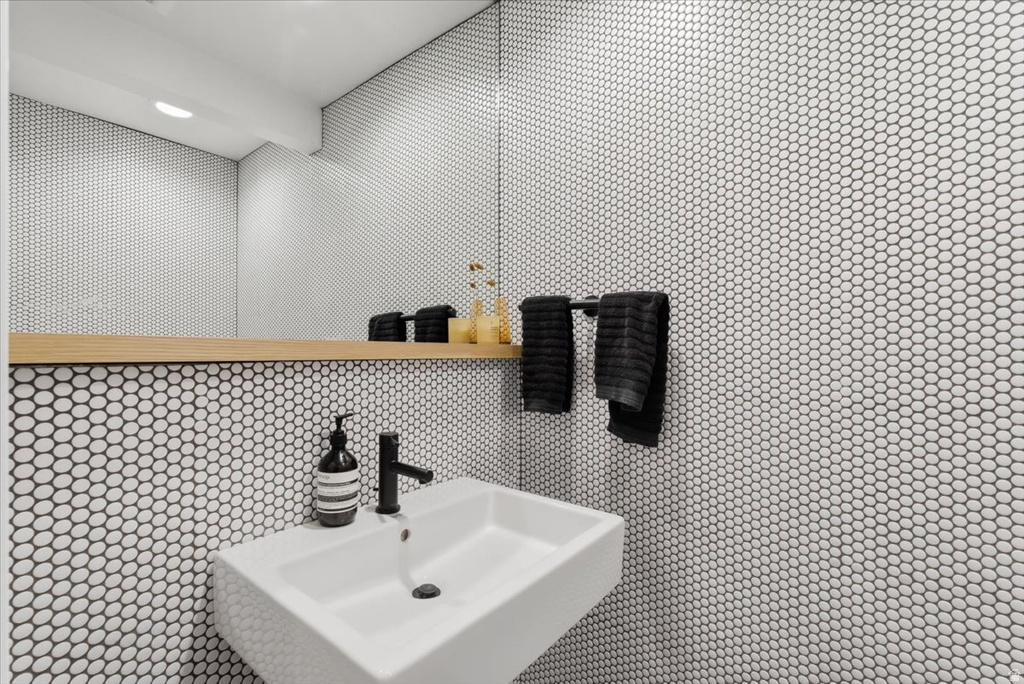 2136 ELAINE DR Bountiful, UT 84010