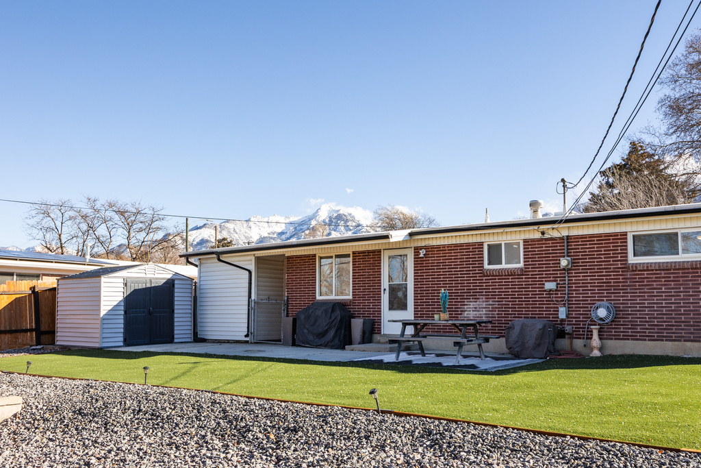 10276 S MARBLE ST Sandy, UT 84094