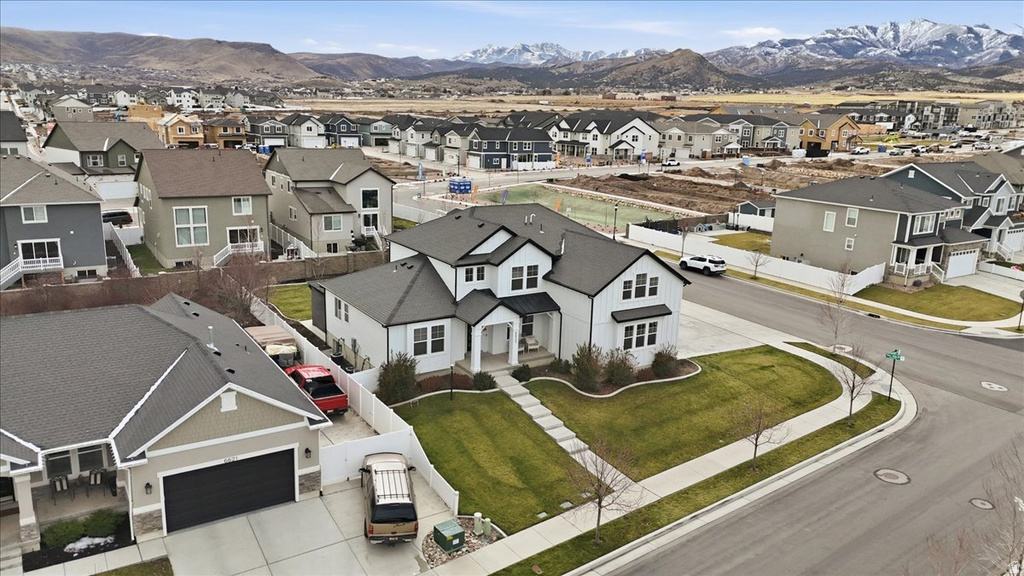 6633 W INDIGO DR Herriman, UT 84096