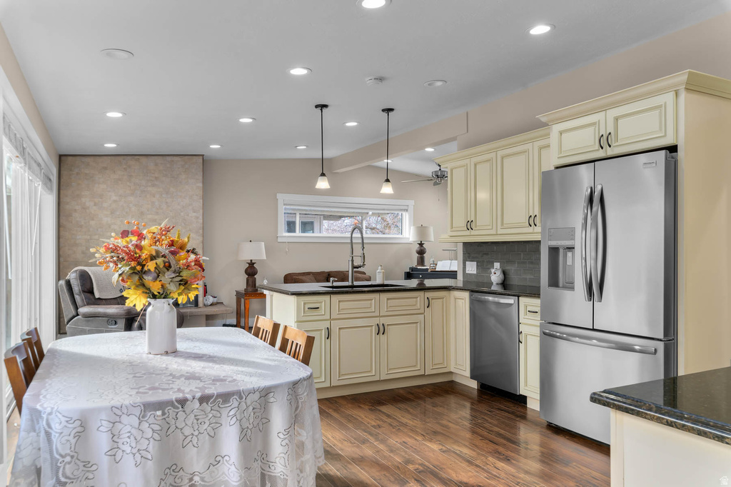 4085 S OLYMPIC WAY Holladay, UT 84124