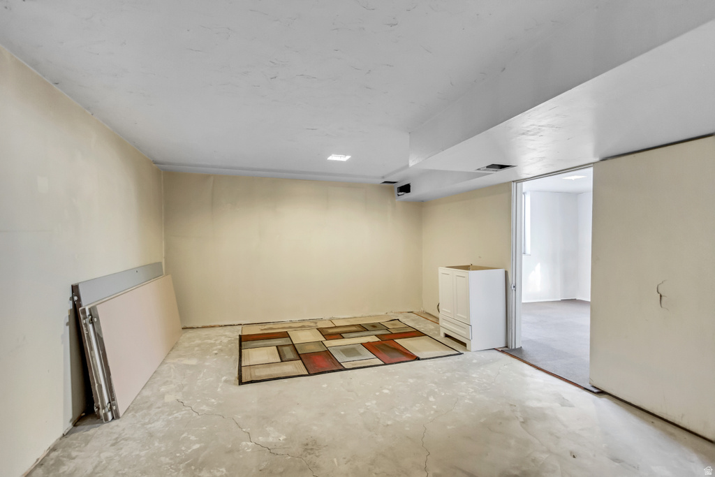 5731 S BLAKE DR Taylorsville, UT 84129