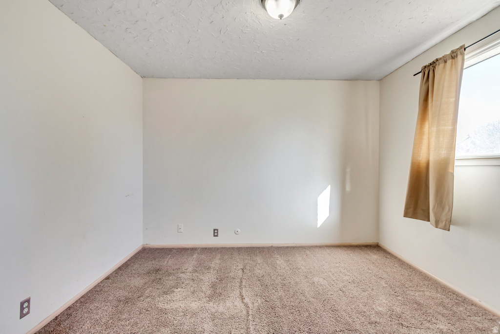 5731 S BLAKE DR Taylorsville, UT 84129