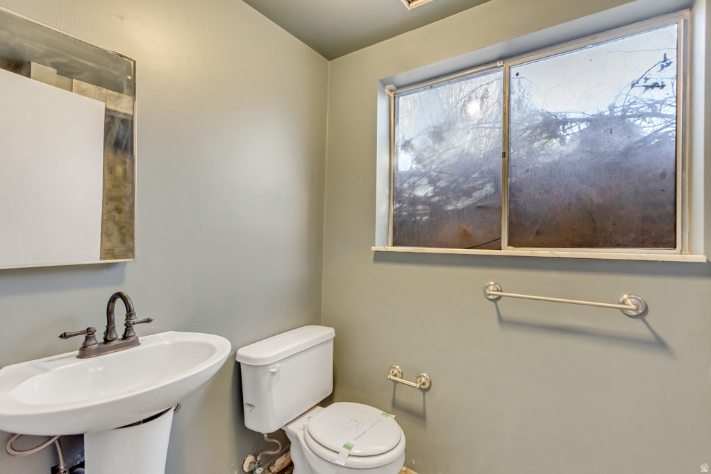 5731 S BLAKE DR Taylorsville, UT 84129