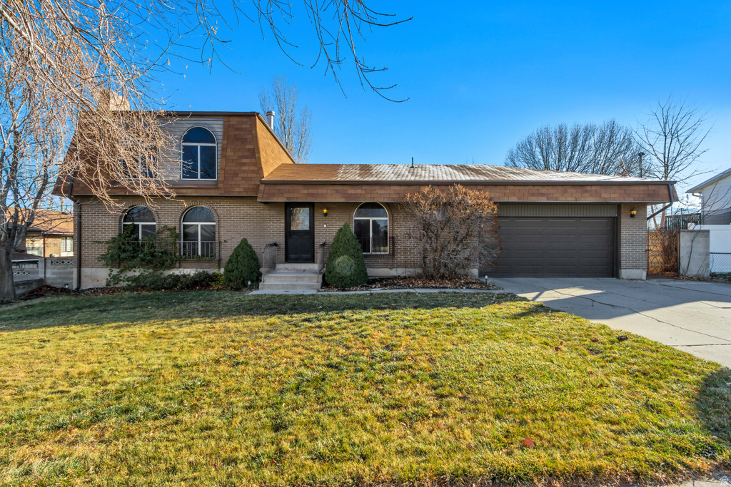 5731 S BLAKE DR Taylorsville, UT 84129
