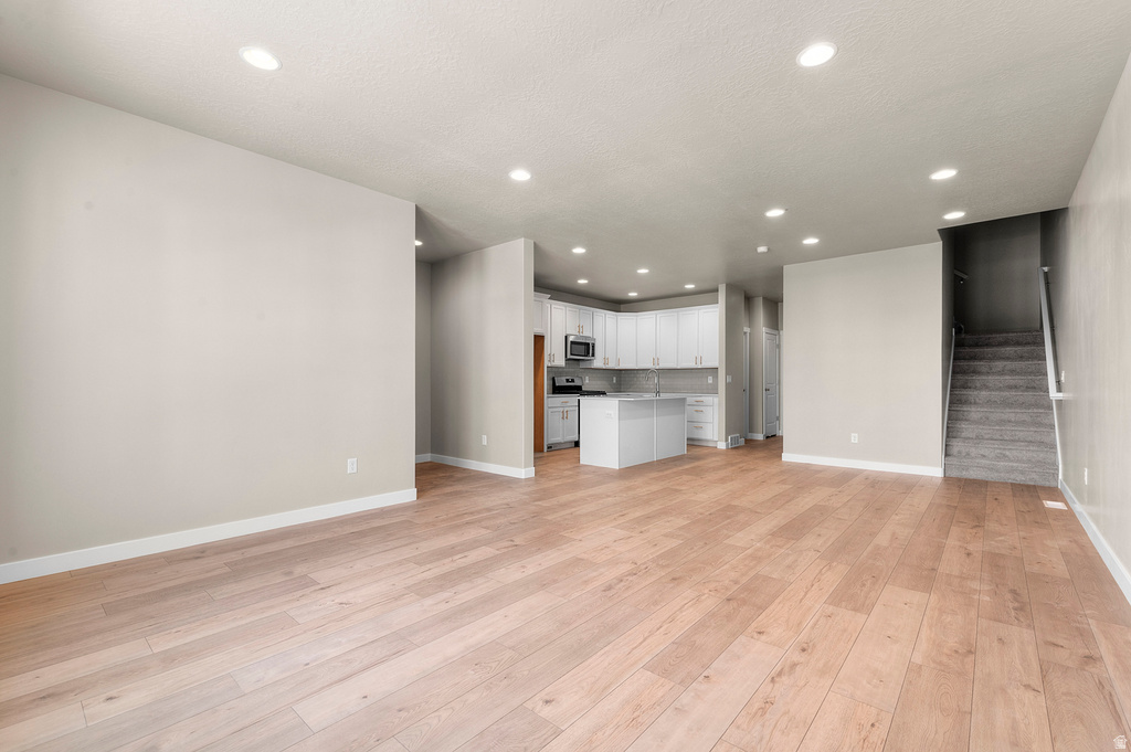 6588 W RAYNOLDS PEAK WAY West Jordan, UT 84081