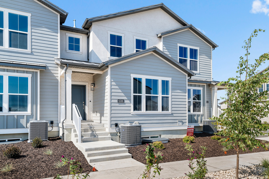 6588 W RAYNOLDS PEAK WAY West Jordan, UT 84081