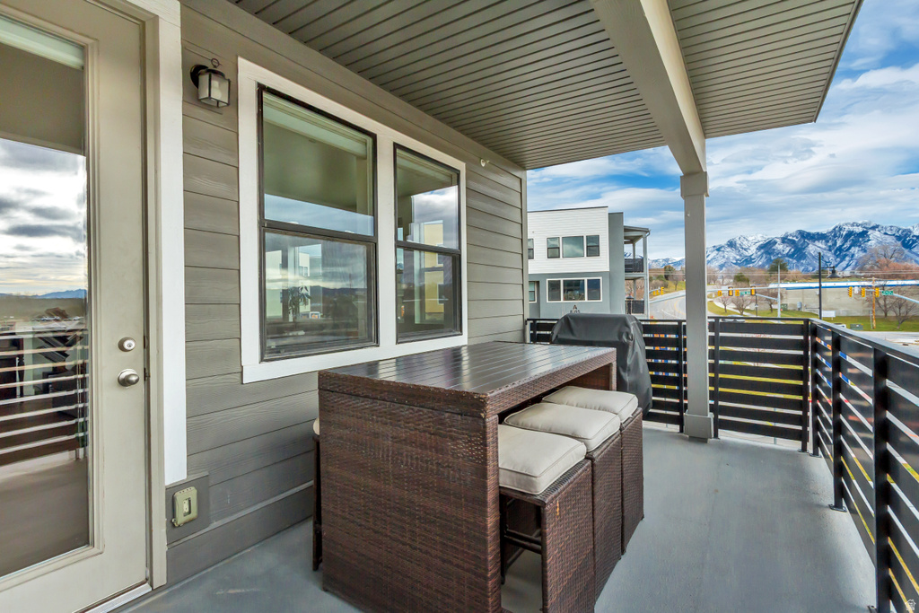 8392 S SKY MIRROR LN #203 Midvale, UT 84047