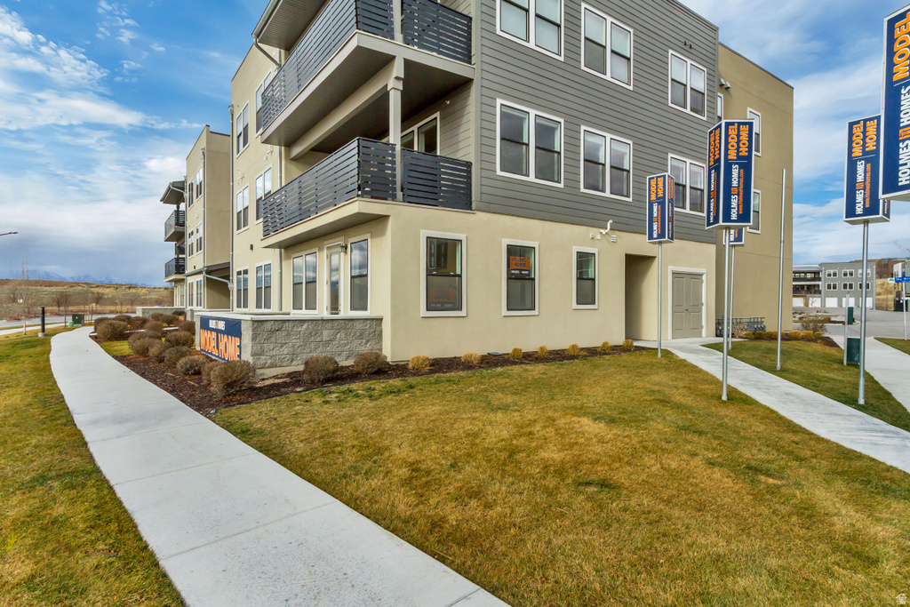 8392 S SKY MIRROR LN #203 Midvale, UT 84047