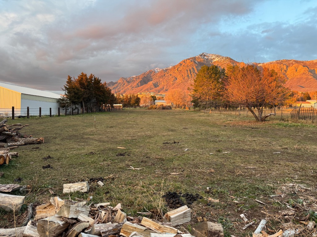 204 E LOMOND VIEW DR North Ogden, UT 84414