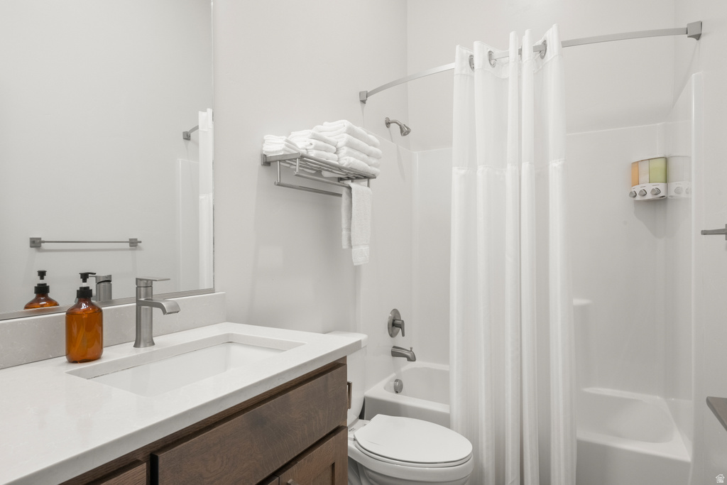 175 S BLUE TOPAZ ST Garden City, UT 84028