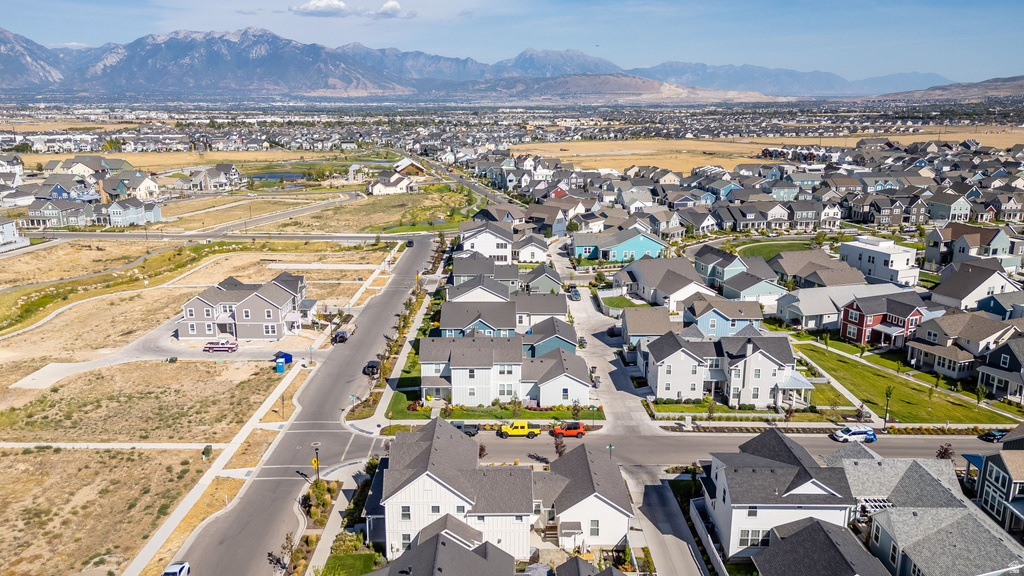 6889 W LAKE AVE South Jordan, UT 84009