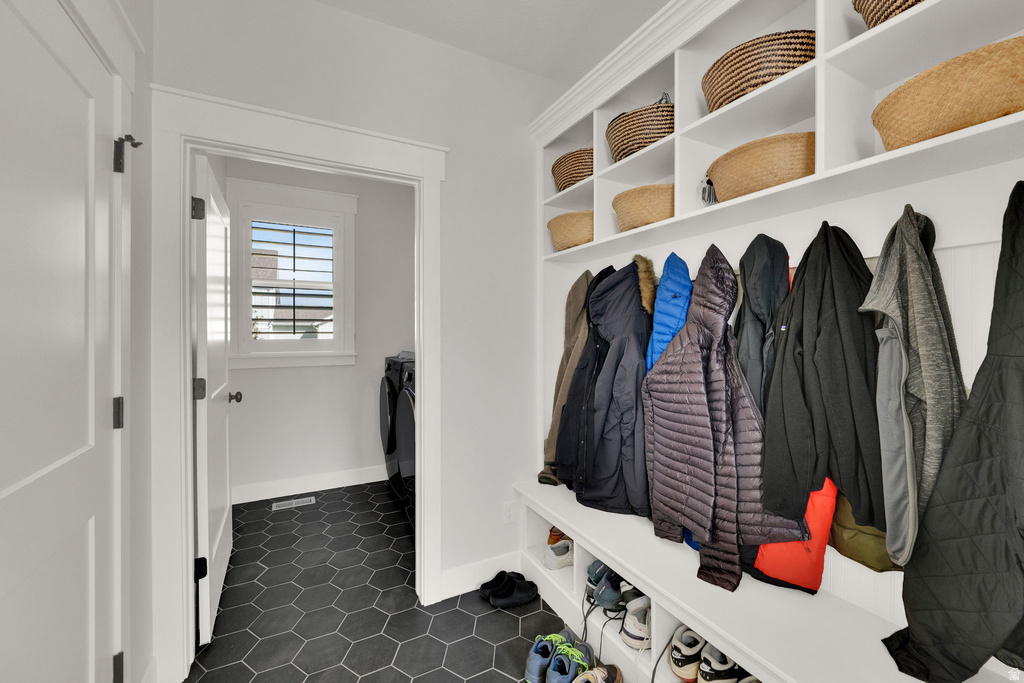 6889 W LAKE AVE South Jordan, UT 84009