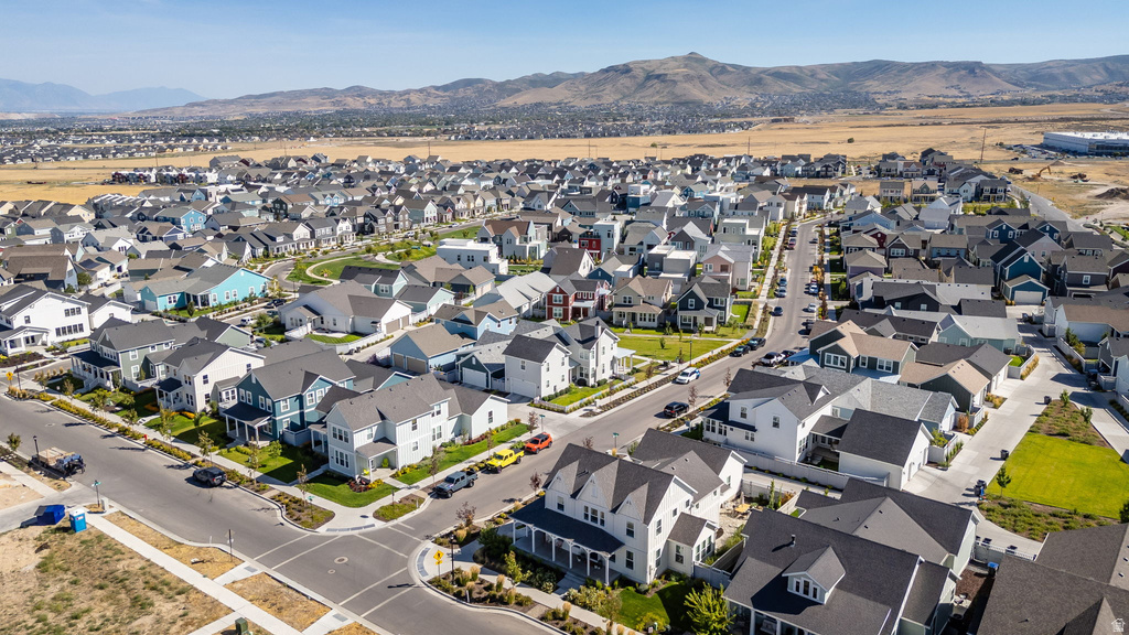 6889 W LAKE AVE South Jordan, UT 84009