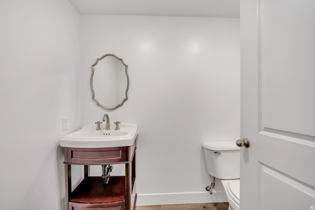 341 E EDGEMONT DR North Salt Lake, UT 84054