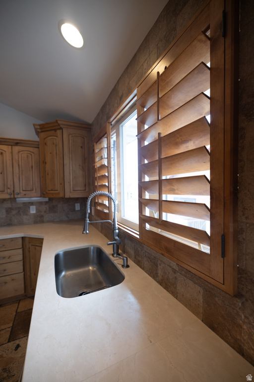 8867 S EAST HILLS DR Sandy, UT 84093