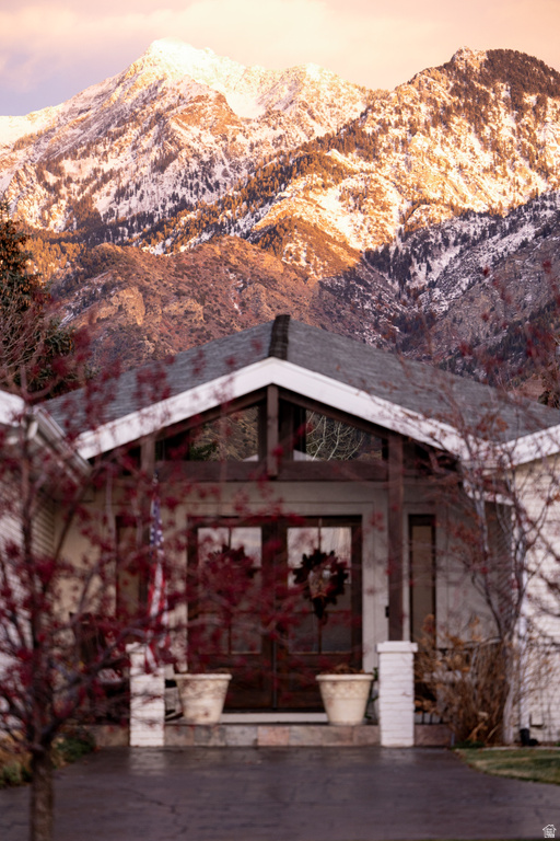 8867 S EAST HILLS DR Sandy, UT 84093