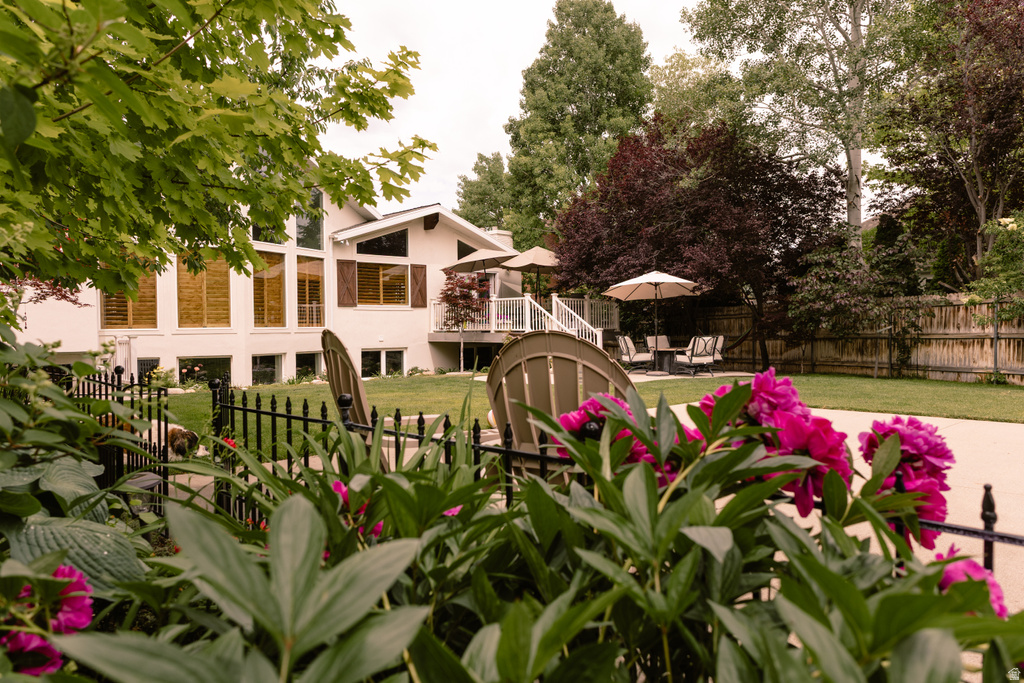 8867 S EAST HILLS DR Sandy, UT 84093