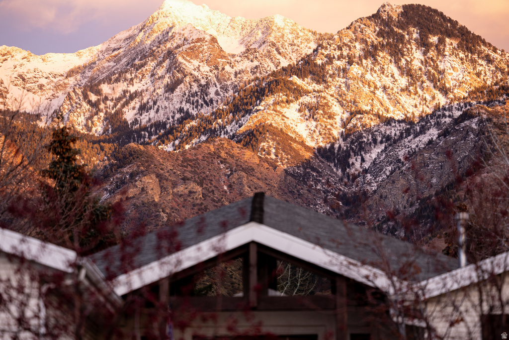 8867 S EAST HILLS DR Sandy, UT 84093