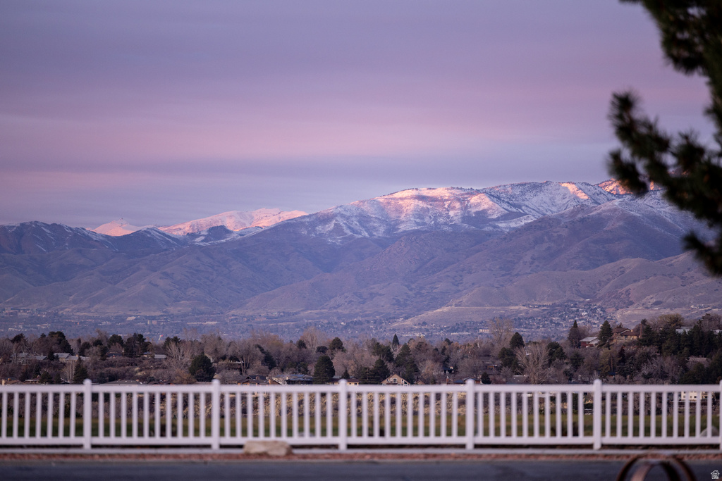 8867 S EAST HILLS DR Sandy, UT 84093