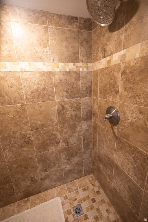 8867 S EAST HILLS DR Sandy, UT 84093