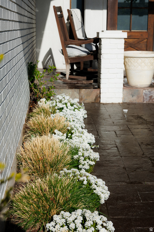 8867 S EAST HILLS DR Sandy, UT 84093