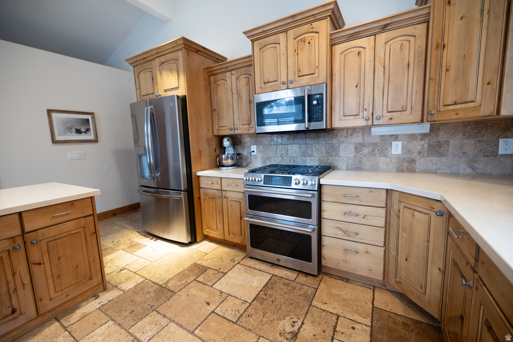 8867 S EAST HILLS DR Sandy, UT 84093