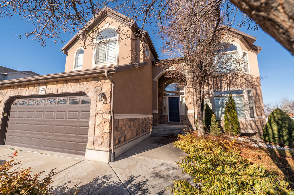 4222 W CHESTNUT VIEW DR DR South Jordan, UT 84009