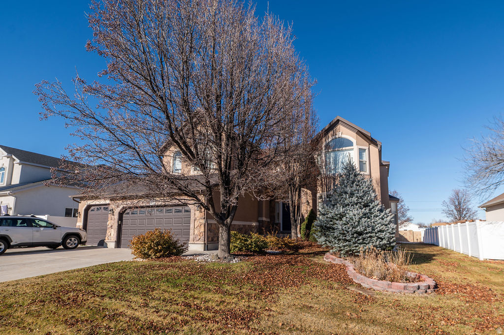 4222 W CHESTNUT VIEW DR DR South Jordan, UT 84009