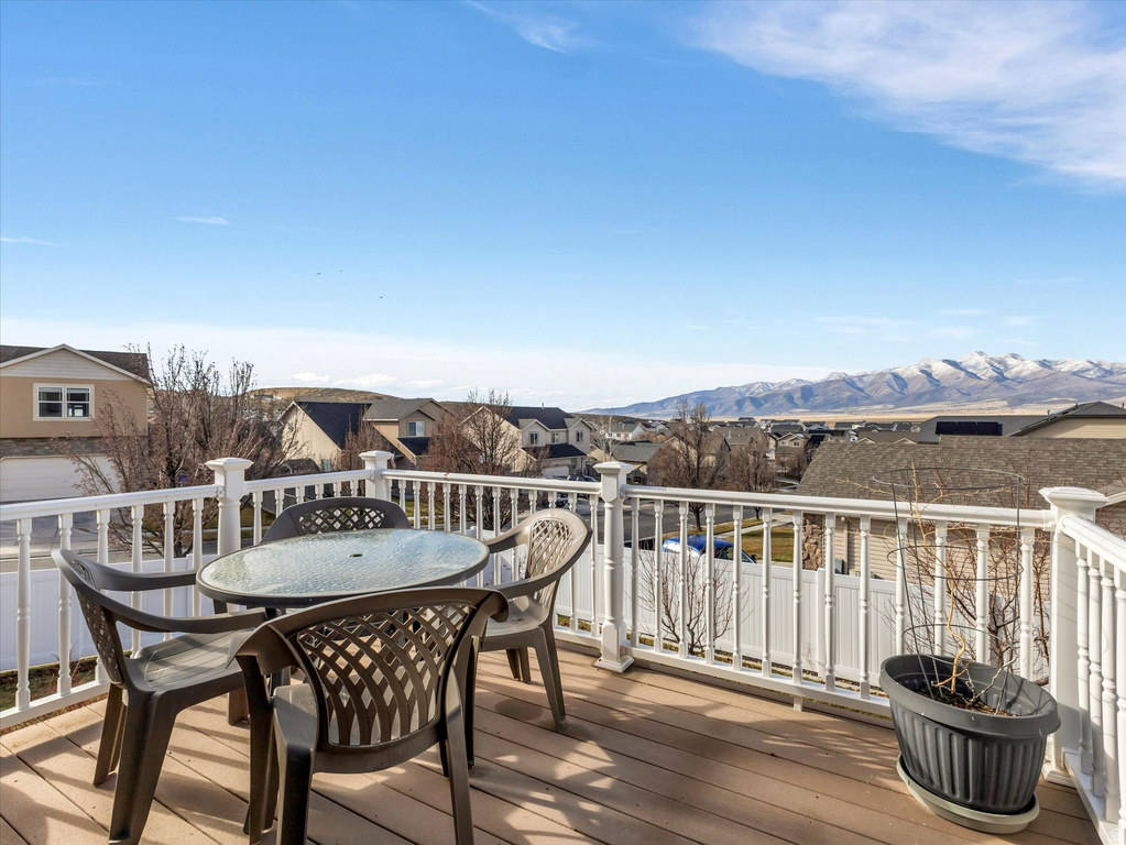 7817 N BLUE SPRUCE RD Eagle Mountain, UT 84005