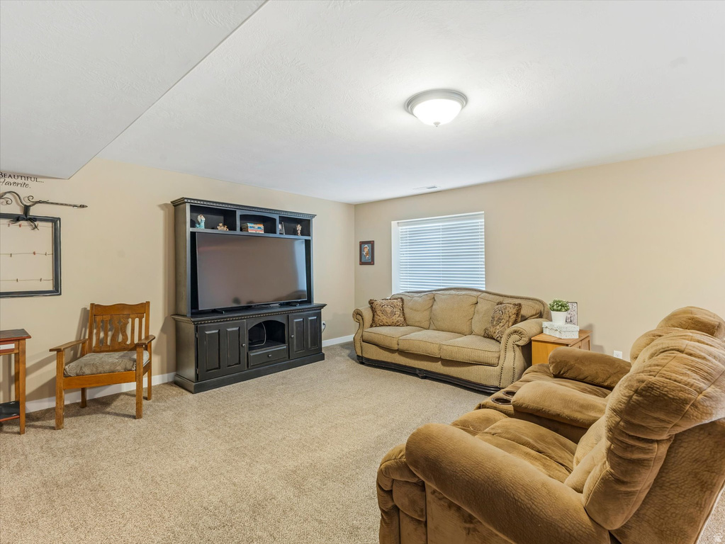 7817 N BLUE SPRUCE RD Eagle Mountain, UT 84005