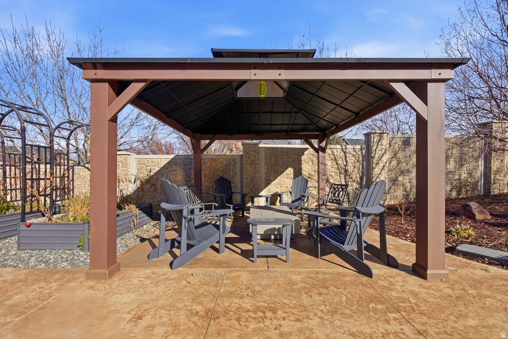 649 CORDOVA CT North Salt Lake, UT 84054