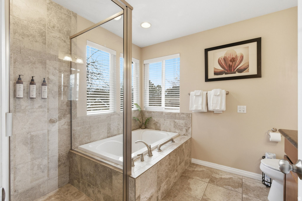 3581 E LONE BROOK LN Salt Lake City, UT 84121