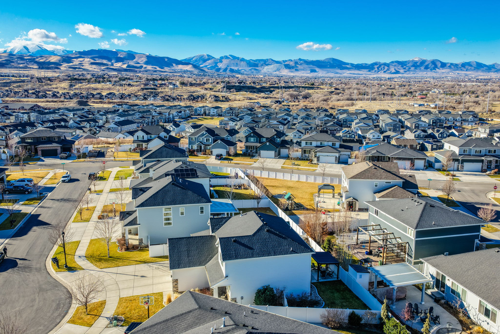 1052 W VALOR CT Bluffdale, UT 84065