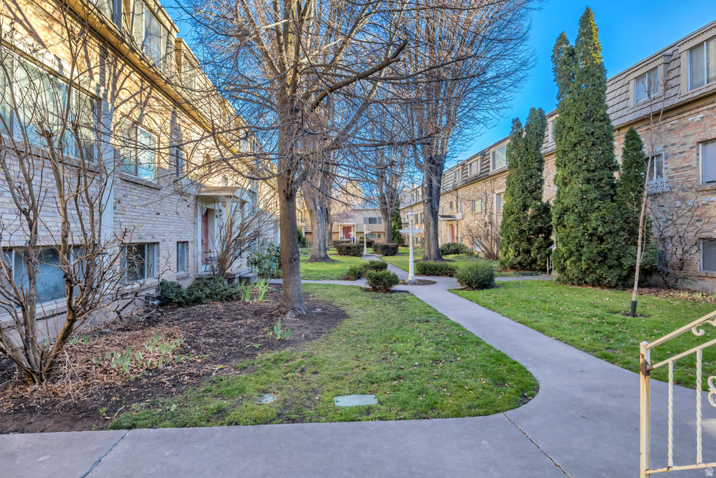 2220 E MURRAY HOLLADAY RD #64 Holladay, UT 84117