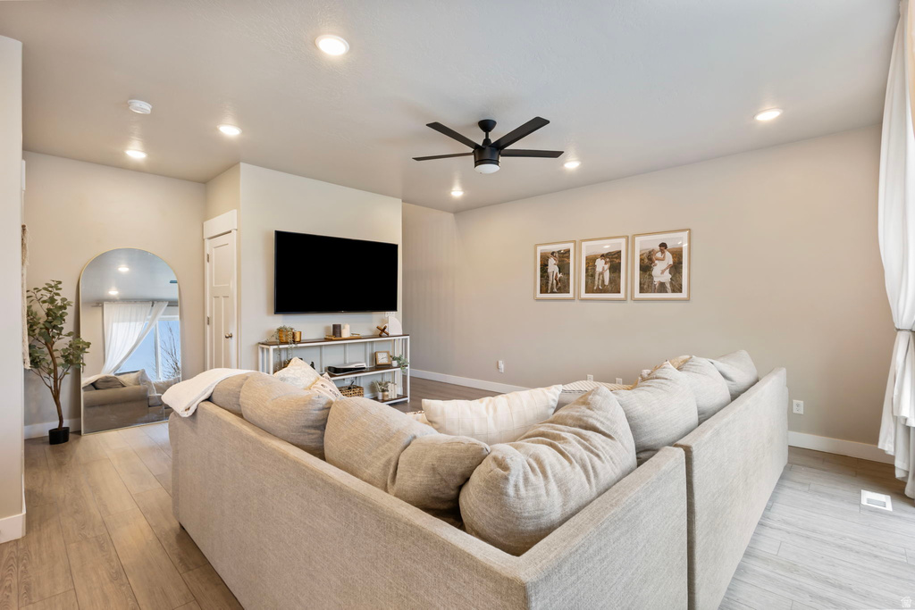 3323 E GIBRALTAR AVE Eagle Mountain, UT 84005