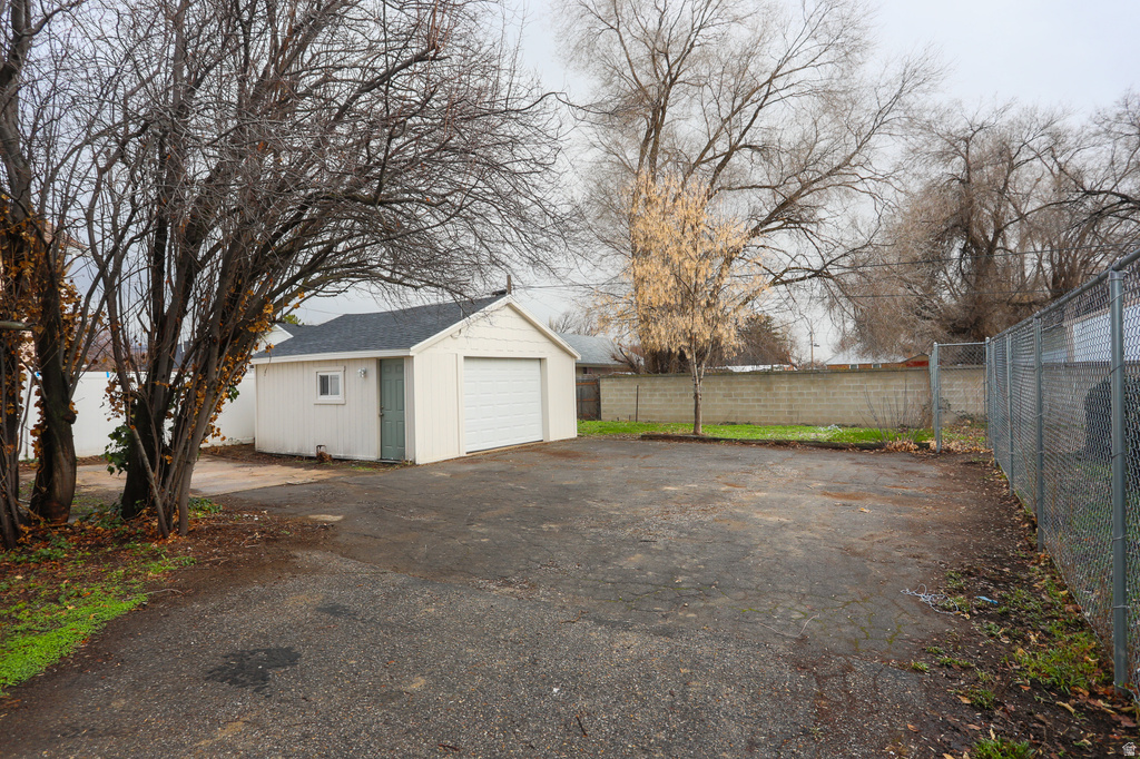 110 E GREENWOOD AVE Midvale, UT 84047