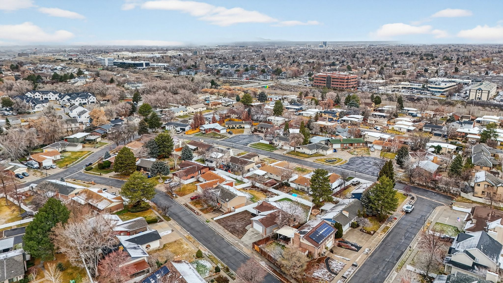 805 E GRENOBLE DR Midvale, UT 84047