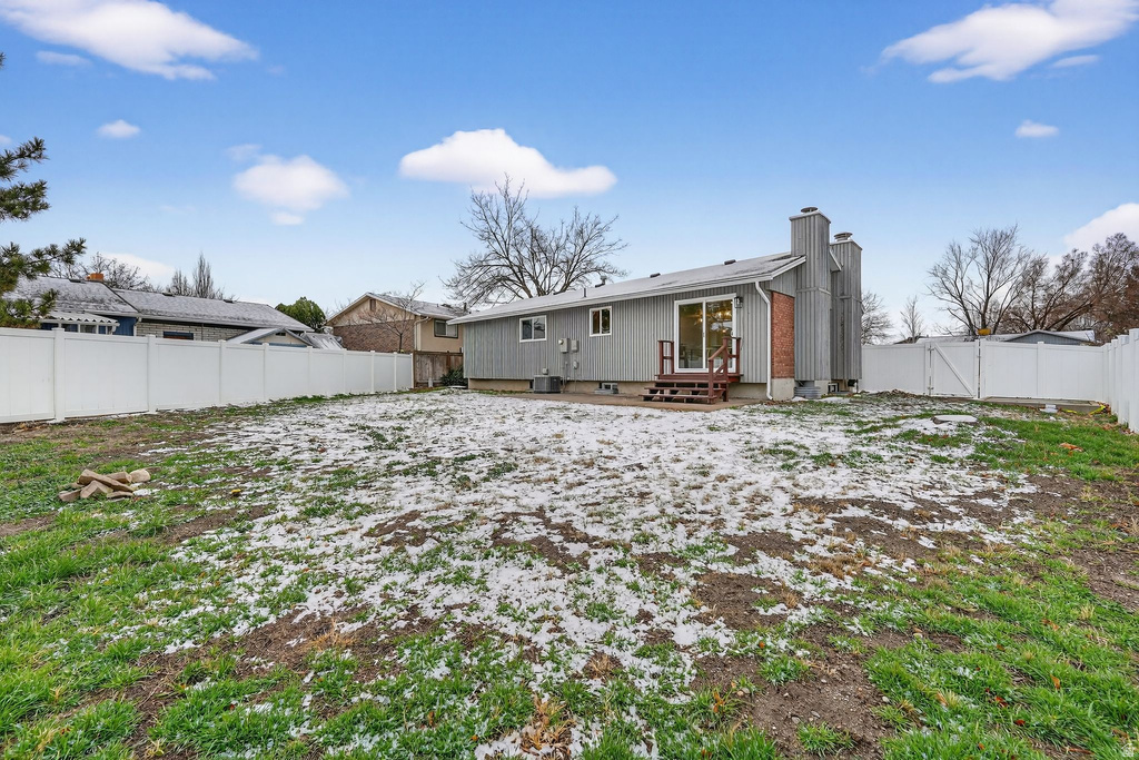 805 E GRENOBLE DR Midvale, UT 84047